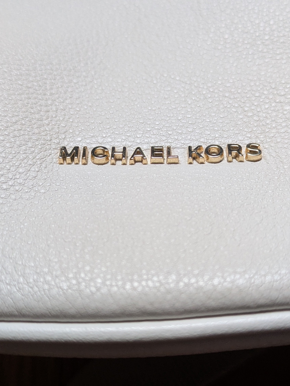Michael Kors Brooke Ladies Medium Pebbled White/Off White Leather Bucket Bag - Picture 11 of 16